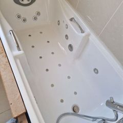 Jacuzzi bath