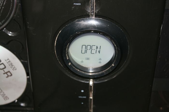 iLuv 4 disk CD player (in working order)
