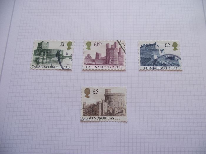 A valuable comprehensive collection of Elizabeth II stamps, hinged in the album (1952-2000)