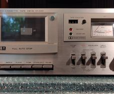Hitachi D-220 Stereo Cassette Deck