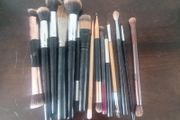 Makeup brush bundle