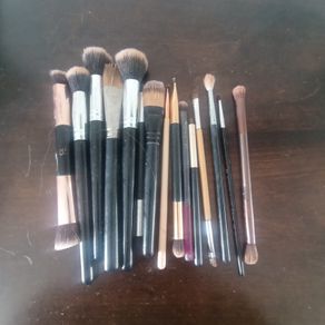 Makeup brush bundle