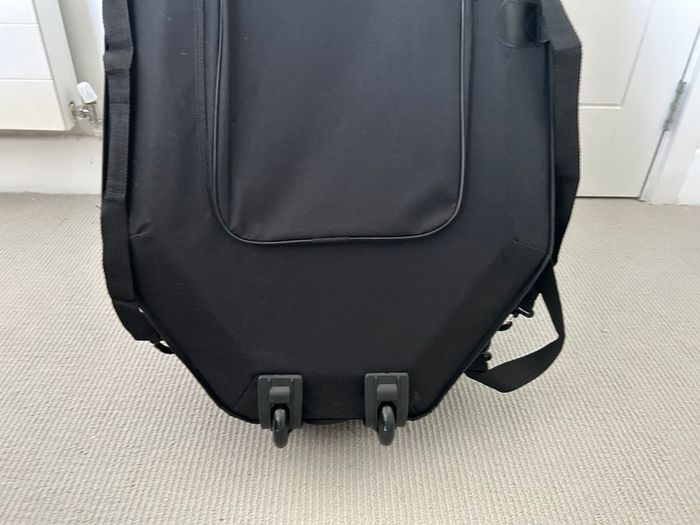 Hard case for 4/4 cello