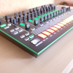 Roland TR-8