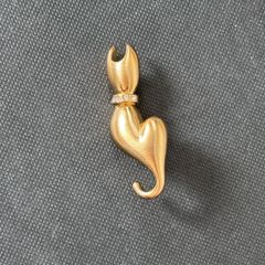 Brooch