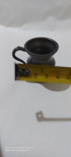 Gill pewter measure ,used condition,,see pictures for condition,,hard to come by ,,buyer collects or pays postage thank you,,take as is ,