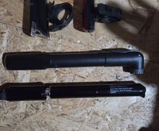 bike front and back light with 2 air pumps, good condition