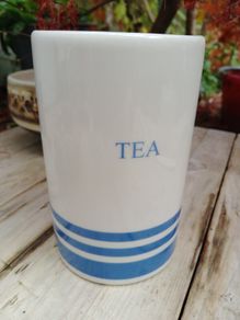 Tea storage jar, utensils storage, blue stipe
