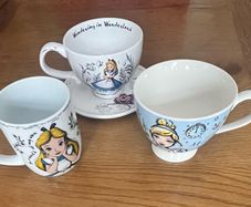 Cups & Saucer - Alice in Wonderland