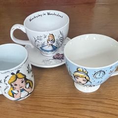 Cups & Saucer - Alice in Wonderland