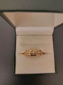 18k gold and diamond ring