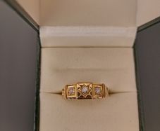 18k gold and diamond ring
