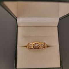 18k gold and diamond ring