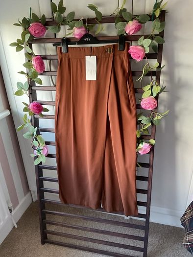 trousers Bnwt Zara wrap over front trousers size small rust brown shade