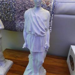 statues