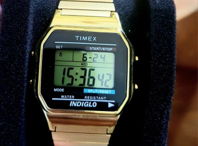 Timex T78677. 915/8180 - Gold Indiglo
