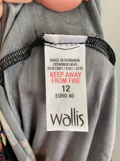 [clothes for adults] Gorgeous butterfly dress by Wallis, size 12/40/large but will fit medium also