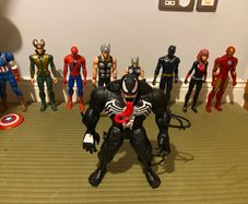 Large Marvel Figures Lot