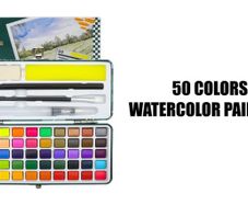 Watercolour paint set with accessories