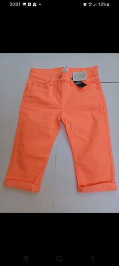 New Girls Knee Shorts and Vest Age 8-9