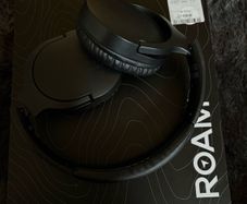 noise cancelling headphones