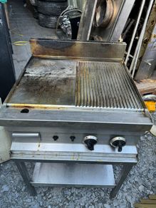 Commercial Gas Grill with Stand griddle