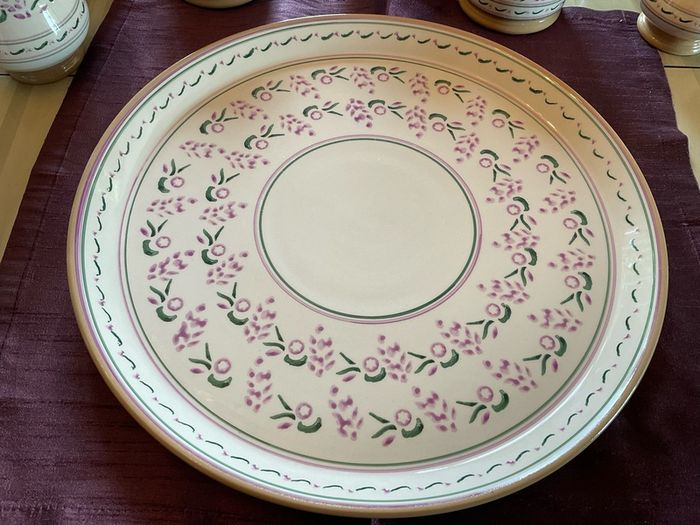 Nicholas Mosse new Lavender round 13 inch in diameter platter . Limited edition for Washington creek USA