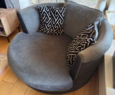 Cuddler Swivel