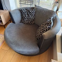 Cuddler Swivel