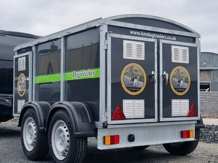 4 birth dog trailer
