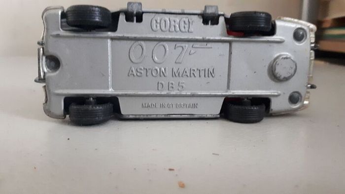 corgi aston Martin