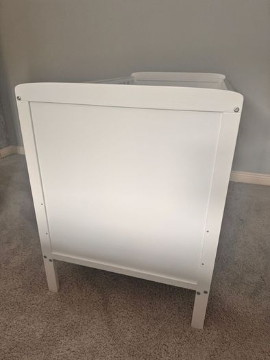 baby cot
