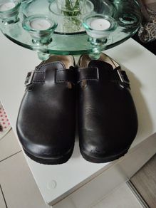 Leather clogs
