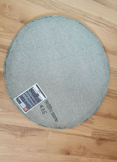 Round rug