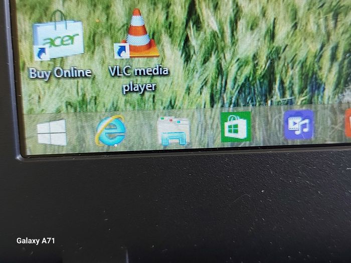 ACER Aspire ES 13 Model ES1-331-C7Z3. 4GB Ram, 32GB HDD, Windows 8, Intel Celeron CPU N3050, 1.6GHz. Chrome, VLC, etc