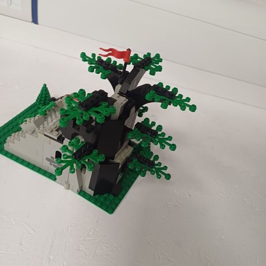 vintage lego 6066 camouflaged outpost