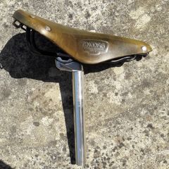 Brooks B17 saddle.