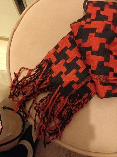 Pink and black houndstooth girls scarf