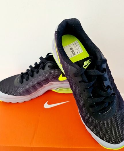 Nike Air Max Invigor size UK 5.5
