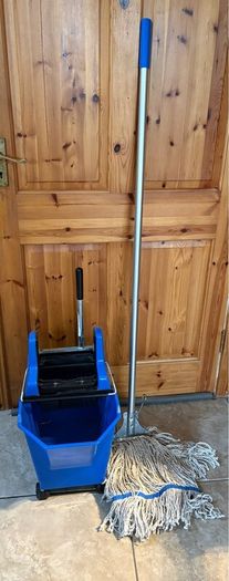 SYR mop and bucket