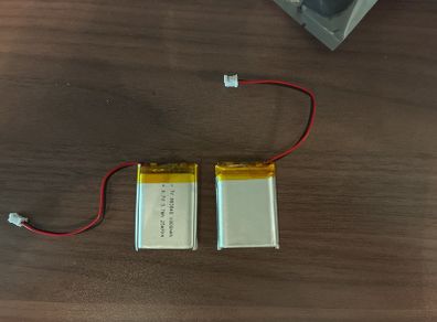 2 batteries Ty 803040 1000mAh