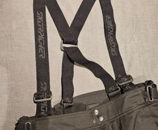Skiing trousers Ski insulated with optional braces.