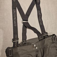 Skiing trousers Ski insulated with optional braces.