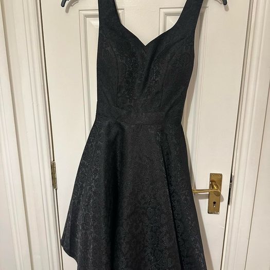 Quiz black dress