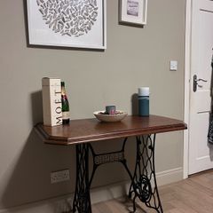 Beautiful early 20th century singer table