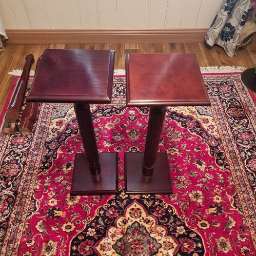 ornament stand
