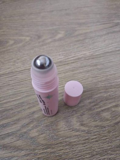 grace & stella Under Eye Brightener with Cooling Metal Rollerball - Ceramide & Caffeine Eye Cream for Puffy Eyes - Travel Size Toiletries - Vegan Skincare 15ml
