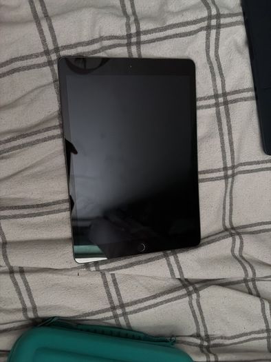 ipad 7th gen 128GB