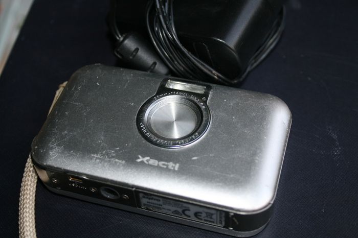 Sanyo Xacti E6 Digital Camera Vpc-e6 Tested