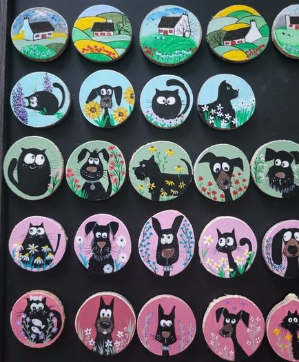 Hand_painted wooden magnets